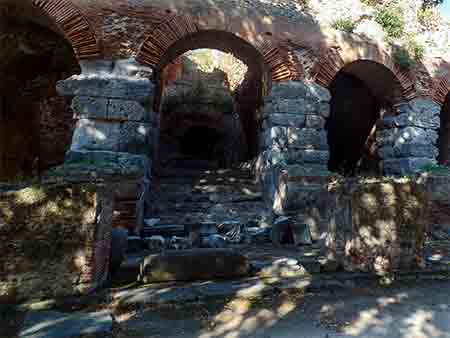 ruins amphitheatre pouzzoles