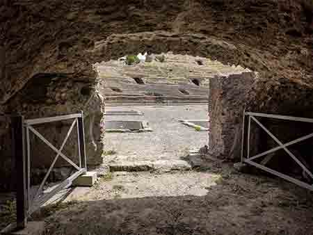 arena anfiteatro pozzuoli