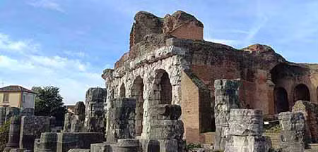 Around Naples: Anfiteatro Campano di Santa Maria Capua Vetere, antiche rovine romane