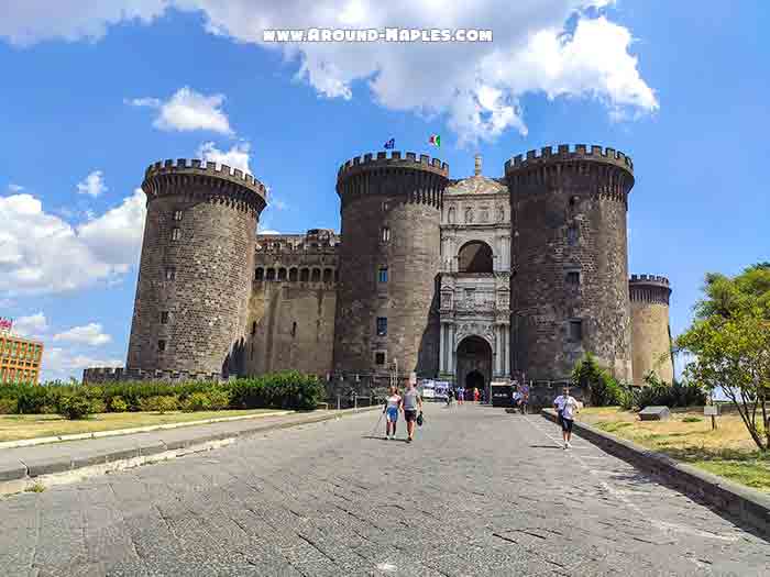 Cosa visitare a Napoli: il castel Maschio Angioino cosa visitare napoli maschio angioino