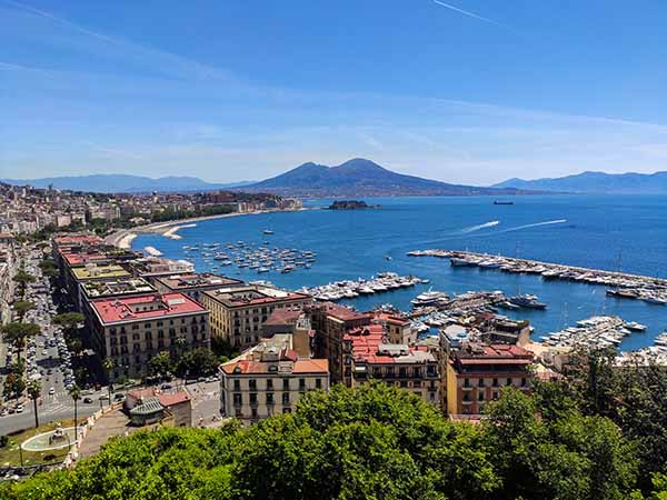 Posillipo et le golfe de Naples du point de vue de Sant'Antoine posillipo st antoine