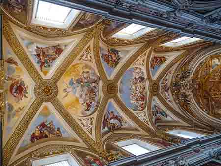 Affreschi sul soffitto della chiesa della Certosa di San Martino