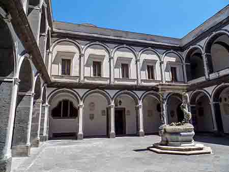 Certosa di San Martino, uno dei chiostri